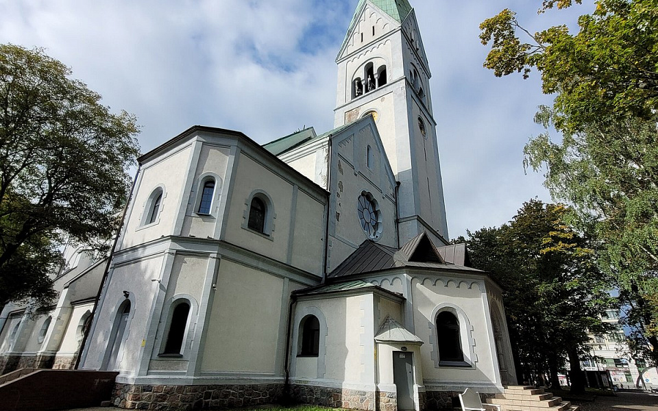 Кирха памяти королевы Луизы (театр кукол)